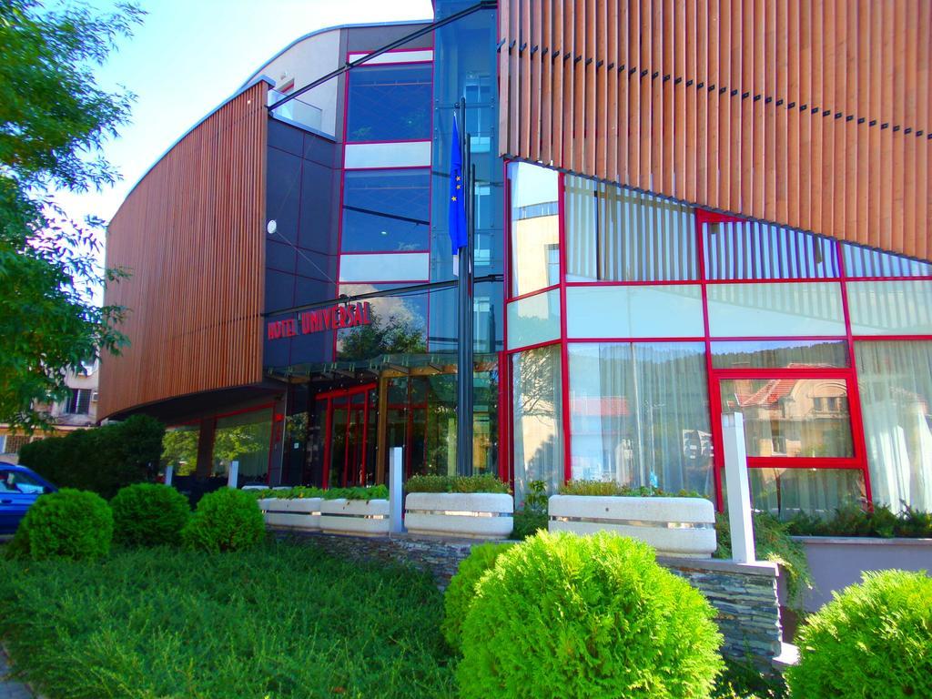 Universal Hotel Dupniza Exterior foto